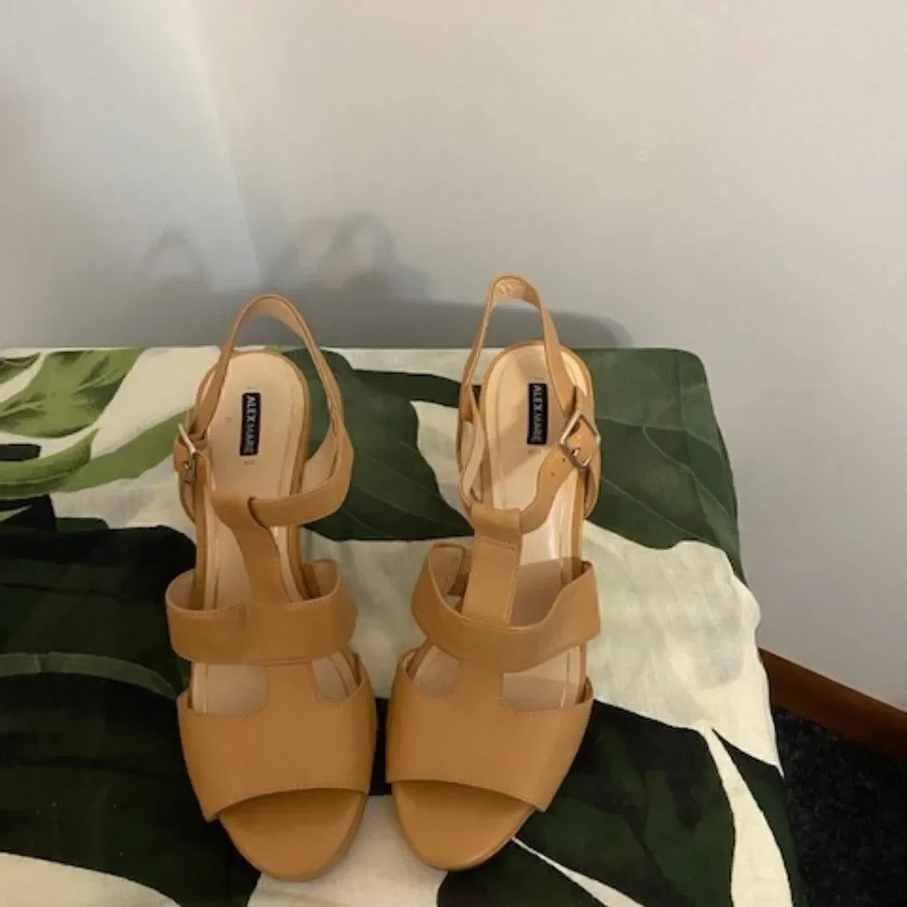 Alex Marie Camel Sandals, size 11